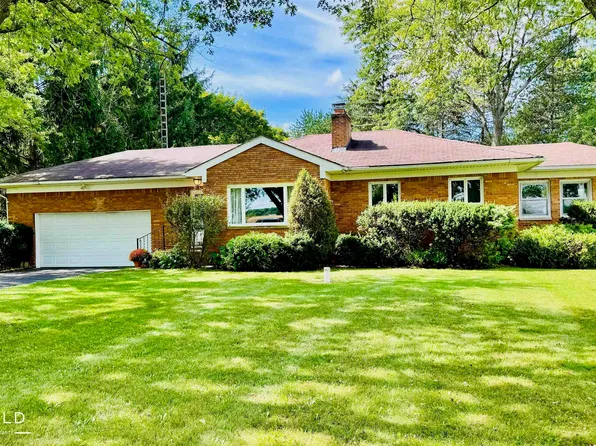 1989 N M 52 Rd, Owosso, MI 48867