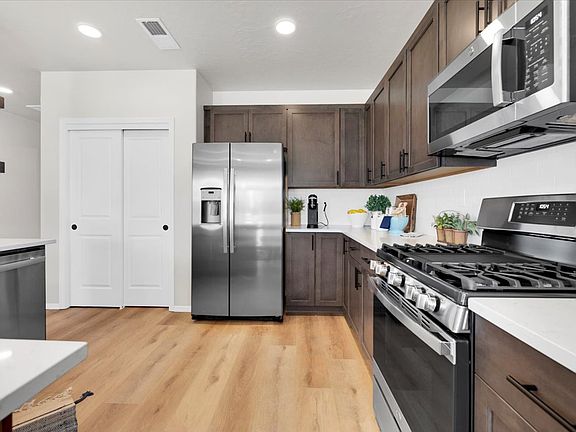 Hudson - Kitchen