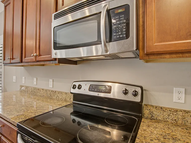21 Oak Forest Dr #B — Photo 21