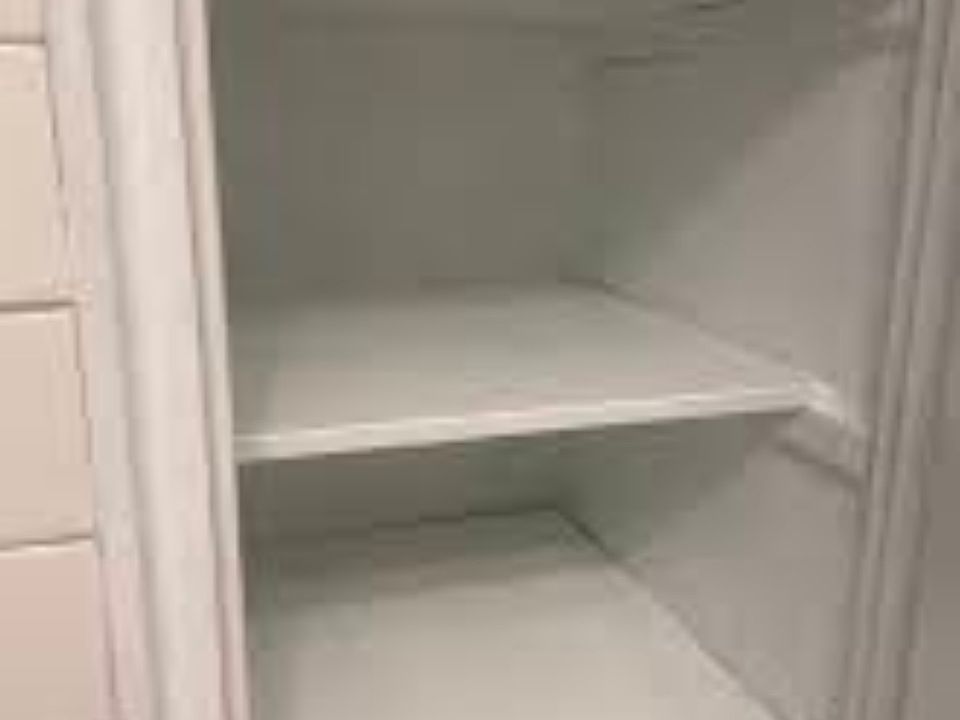 1st image of 200 Maplewood Dr #2