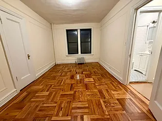 2922 Barnes Avenue, #4E