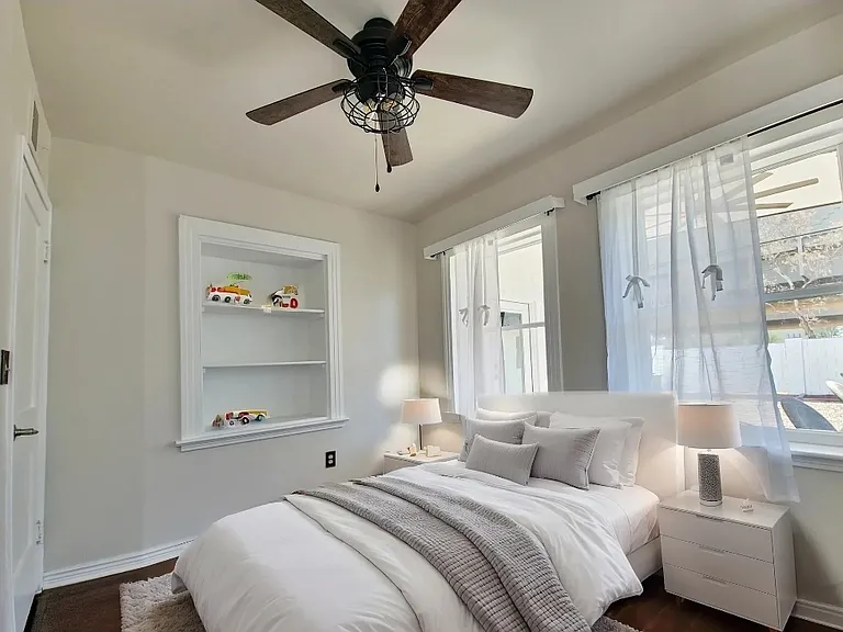 1541 W Culver St — Photo 7