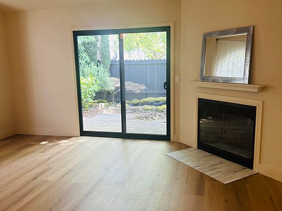 4th image of 138 Golden Gate Cir