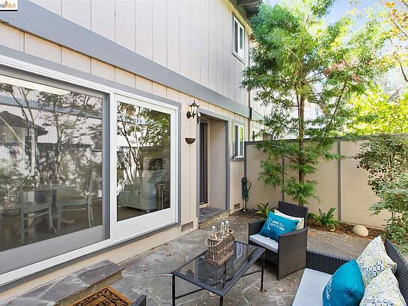 4th image of 2129 Ascot Dr APT 1