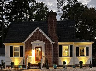 704 Maple St, Ashland, VA 23005