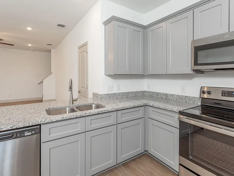 7607 Gramercy Way #102 — Photo 6