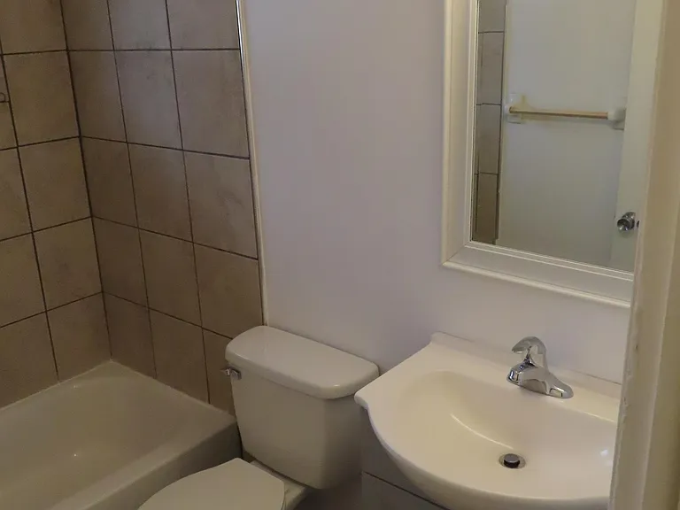 905 North Meadows Court - C — Photo 17