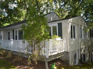 42 Cove Rd, Southampton, NY 11968