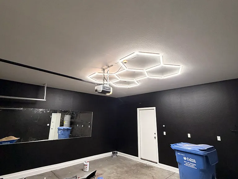 7037 W Sophie Ln — Photo 8