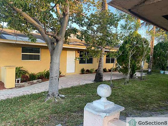 2nd image of 208 SW 1st Ct #1