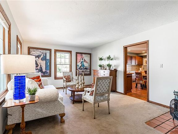 3rd image of 435 Glen Park Dr