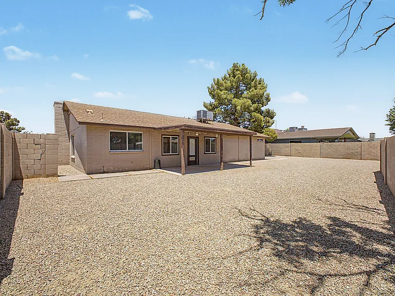 3223 E Emerald Cir — Photo 24
