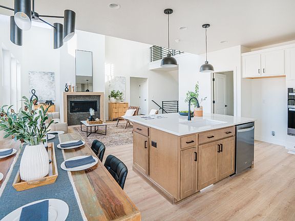 4th image of 1582 W Canyon Rim Rd #610