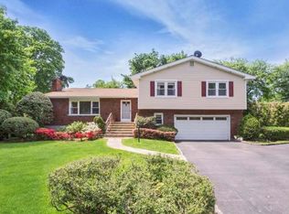 1 Penny Ln, Scarsdale, NY 10583