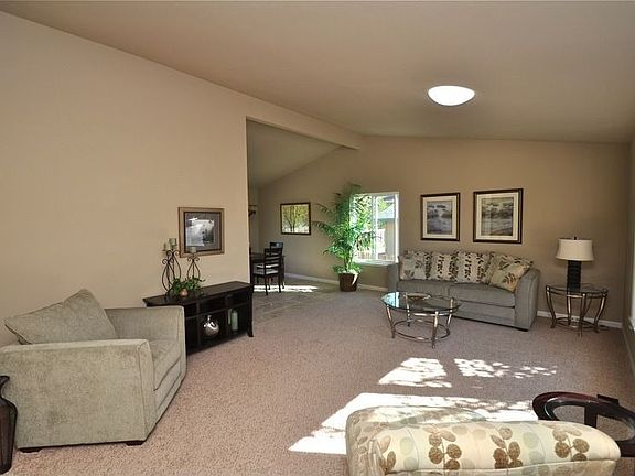 See more pictures on the Virtual Tour! http://aument-ramirez.com/1916caulfield