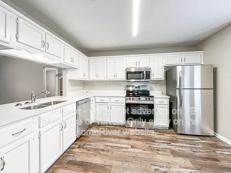 3 bed, 2.0 bath, 1362 sqft, $1,635 — Photo 4