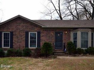 4108 Chenwood Ln, Jeffersontown, KY