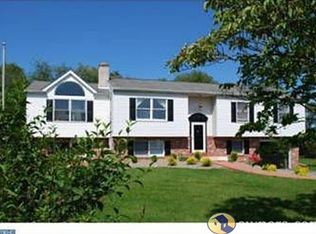 111 Clearfield Ln, Coatesville, PA 19320