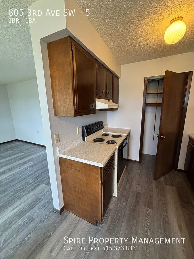 Central Iowa 1 Bed / 1 Bath Fresh Updates in a Quiet SmallTown Community — Photo 3