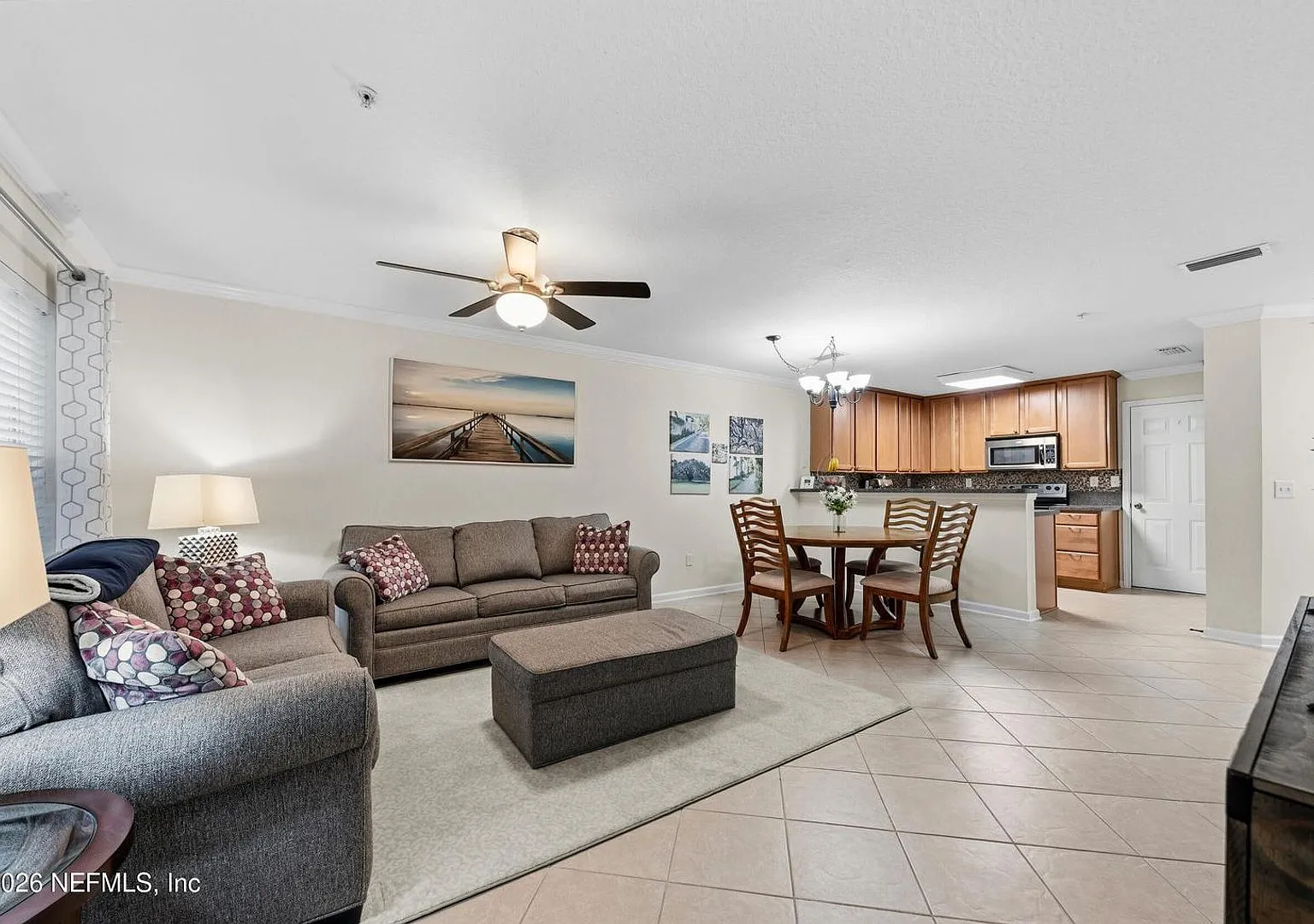 3 bedroom/ 2.5 bath townhome in St Johns! — Photo 3