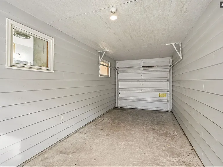 11822 E 15th Ave — Photo 27
