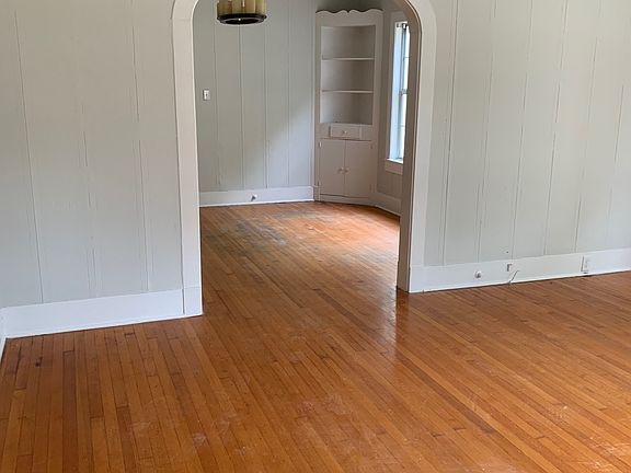 3rd image of 502 W Northern Ave