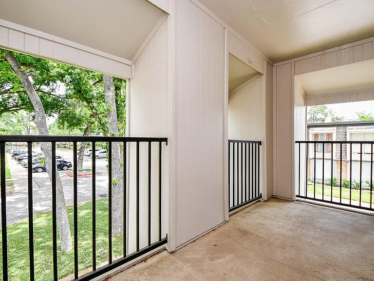 12633 Memorial Dr #114 — Photo 6
