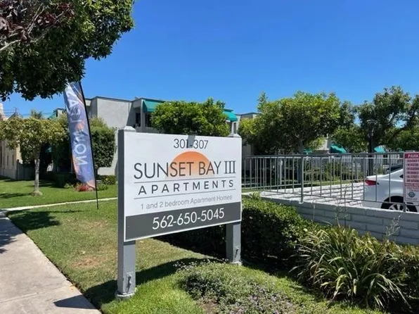 301-307 Avocado St, Costa Mesa, CA
