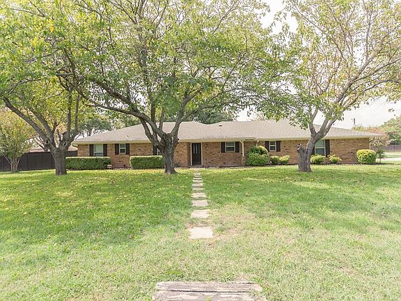 3rd image of 7408 Willow Oak Ln