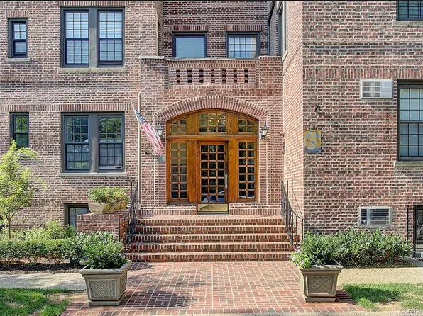 6 Burns Street #416, Forest Hills, NY 11375