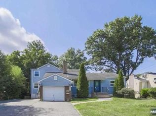 322 Hickory Ave, Bergenfield, NJ 07621