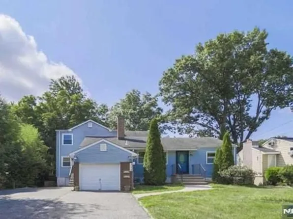 322 Hickory Avenue, Bergenfield, NJ 07621