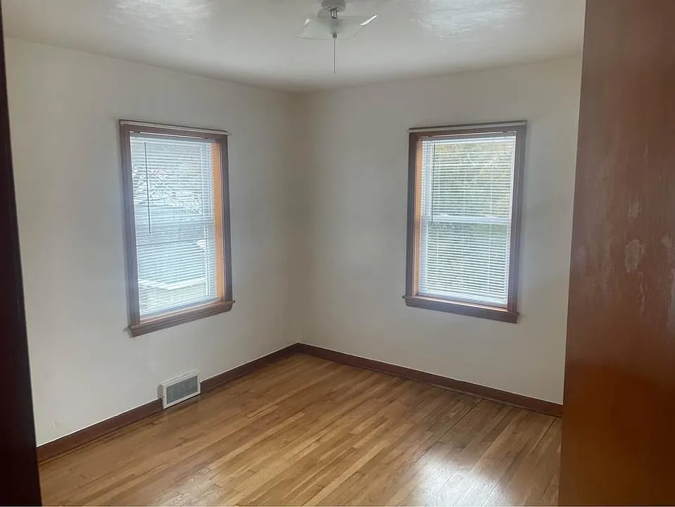 3 bed, 1100 sqft, $1,125 — Photo 2