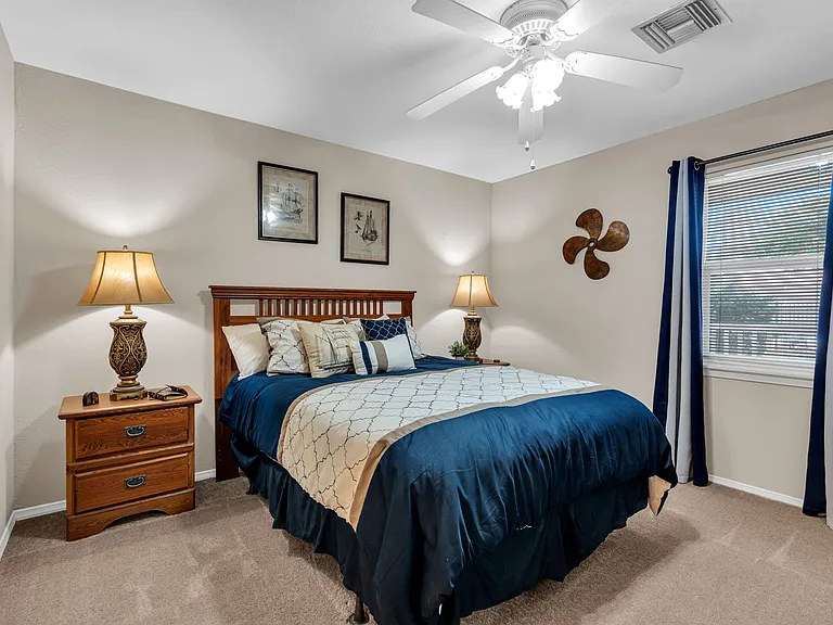 Sunlake Apartments — Photo 32