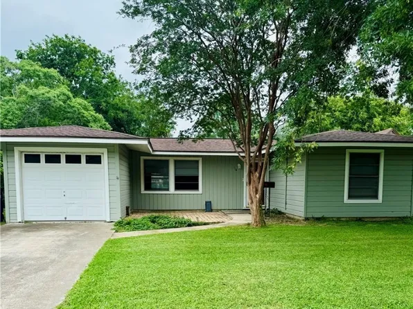 114 Crockett St, Port Lavaca, TX 77979