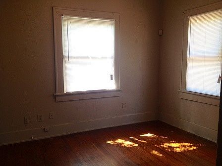 4th image of 805 SE Binkley St