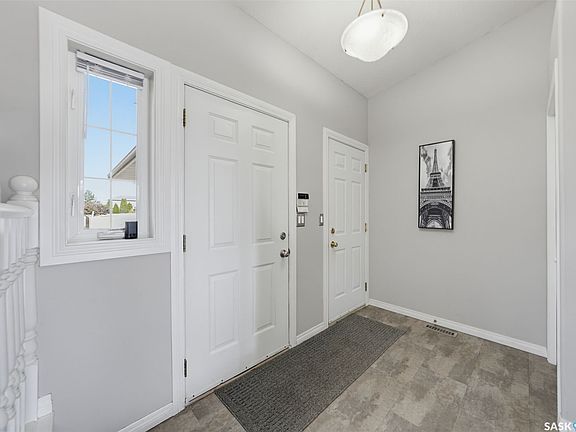4th image of 314 Peterson Crescent