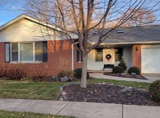 107 S Pine St, Washington, IL