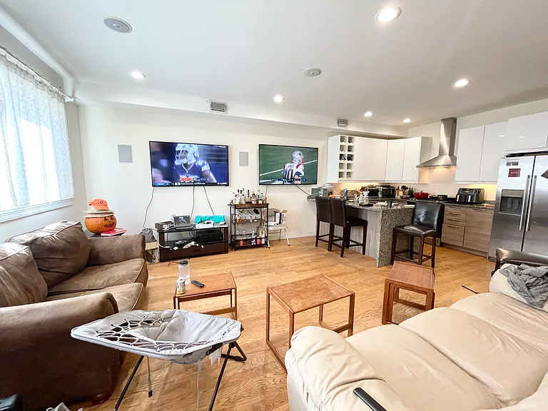 277 Dorchester St #1 — Photo 4