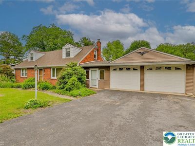 1390 Oakwood Dr, Bethlehem, PA, 18017