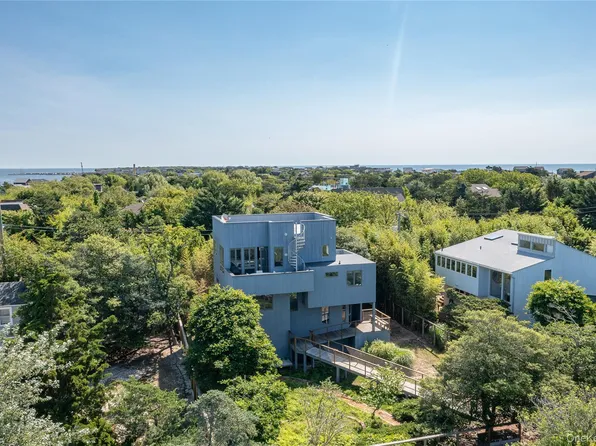 36 Dune Way, Seaview, NY 11770