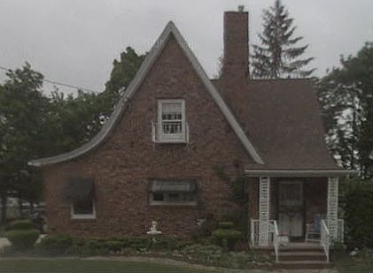 1st image of 447 Roosevelt Ave