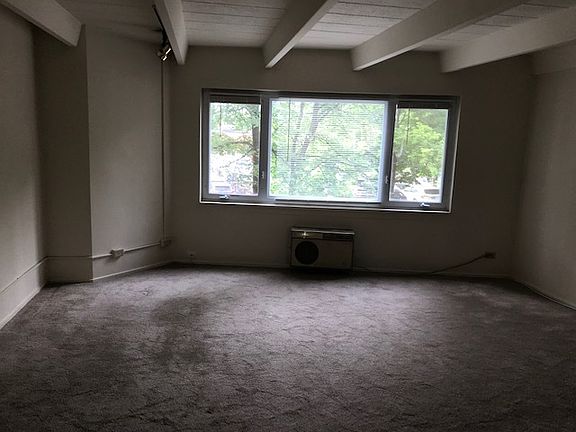 2nd image of 1922 W Norwood St APT 1B