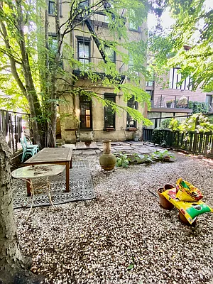 Rented by CMV Realty Inc. | media 2