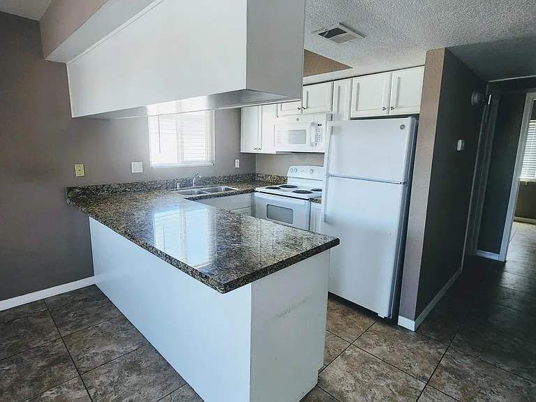 6229 Bellota Dr #C — Photo 7
