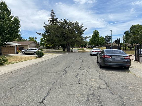 4th image of 45 Kennelford Cir