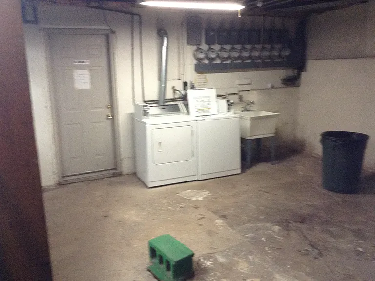 1006 Broadway St — Photo 23