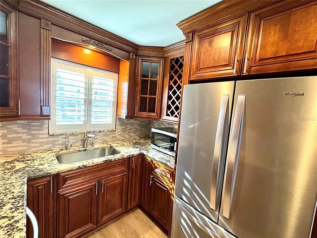 3 bed, 2.5 bath, 1437 sqft, $3,795 — Photo 2
