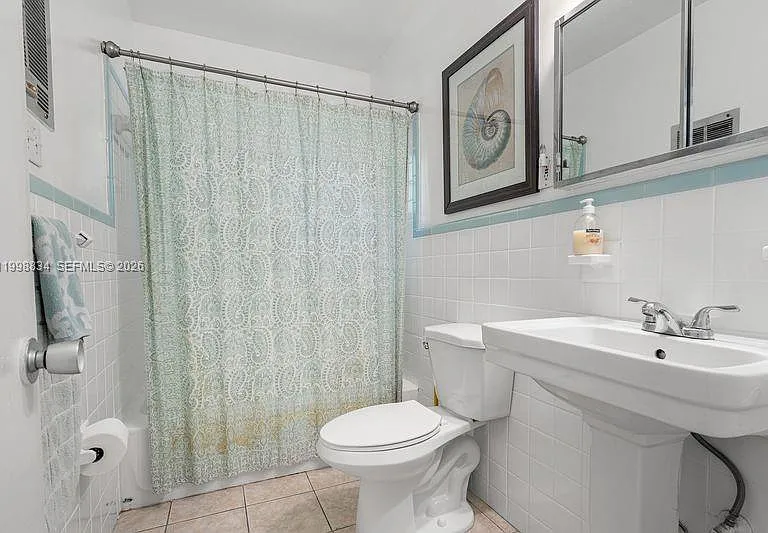 2033 NE 33rd Ave #3 — Photo 15