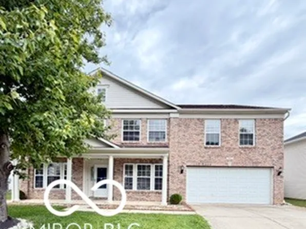 417 Legacy Blvd, Greenwood, IN 46143